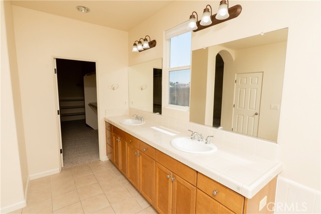 Detail Gallery Image 30 of 68 For 8185 Lakeshore Dr, Chowchilla,  CA 93610 - 5 Beds | 4 Baths