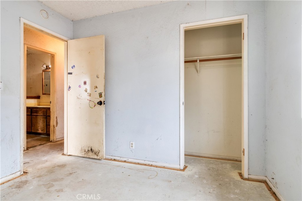 https://media.crmls.org/medias/ba8a1419-03ce-4ddc-ab33-ca62653ca6e8.jpg?preset=X-Large