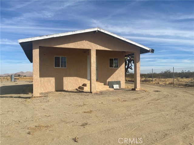 Detail Gallery Image 2 of 6 For 18645 E Palmdale Bld, Palmdale,  CA 93591 - 2 Beds | 1 Baths