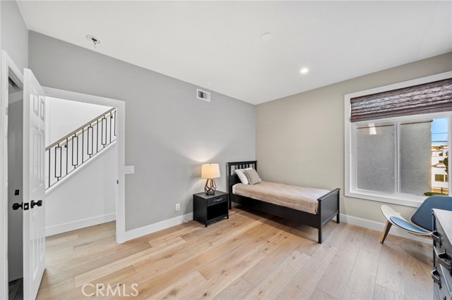 310 18th Street, Huntington Beach CA: https://media.crmls.org/medias/ba8bc7cf-aaf1-42cf-be1d-ca6c9ddaae0b.jpg