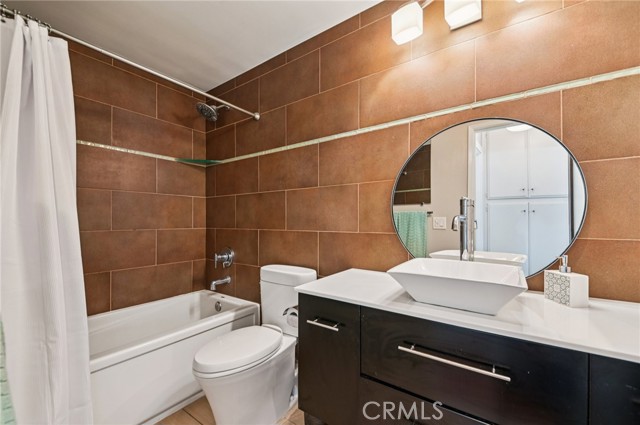 641 Prospect Avenue, Redondo Beach, California 90277, 1 Bedroom Bedrooms, ,1 BathroomBathrooms,Residential,For Sale,Prospect,SB25233128