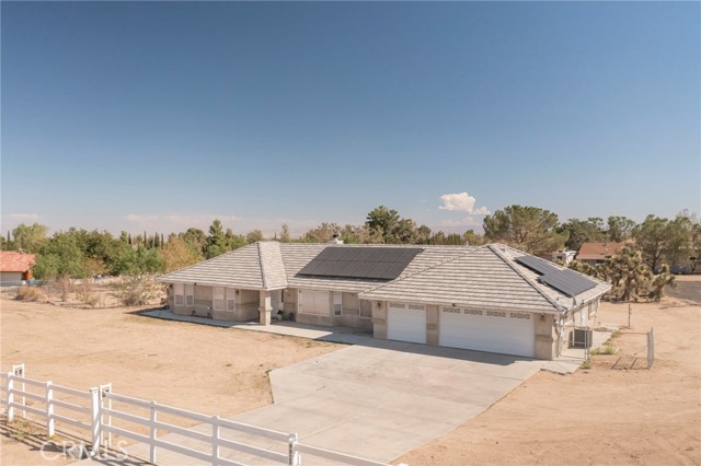 9925 Sierra Vista Road, Phelan CA: https://media.crmls.org/medias/ba8c417b-a0a1-4575-a257-50409fb50299.jpg