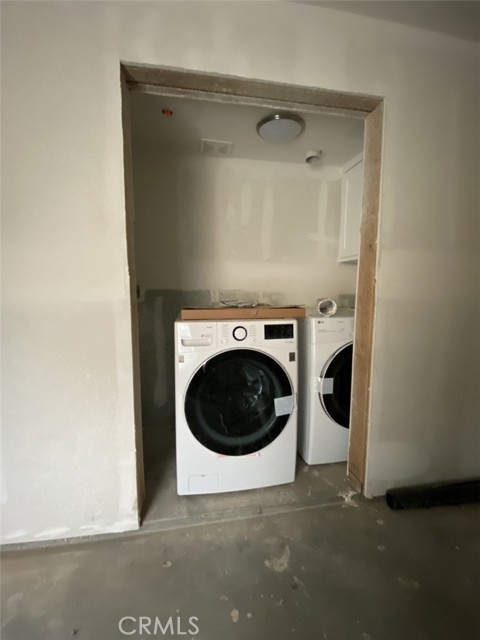 1031 N Cummings Street, Los Angeles CA: https://media.crmls.org/medias/ba8c725d-422f-49b0-b673-ca741a82a94c.jpg