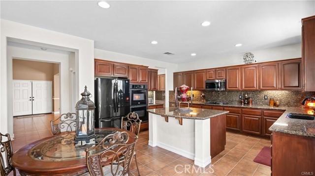 Image 16 of 65 For 13726 Kiwi Avenue