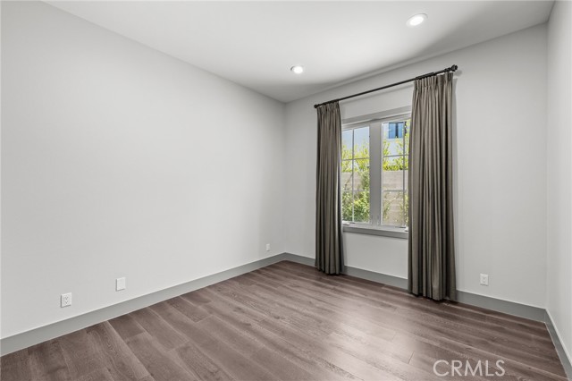 53 Thrasher, Irvine CA: https://media.crmls.org/medias/ba8cebb0-6786-4ee0-b83c-53d3b8bb68ac.jpg