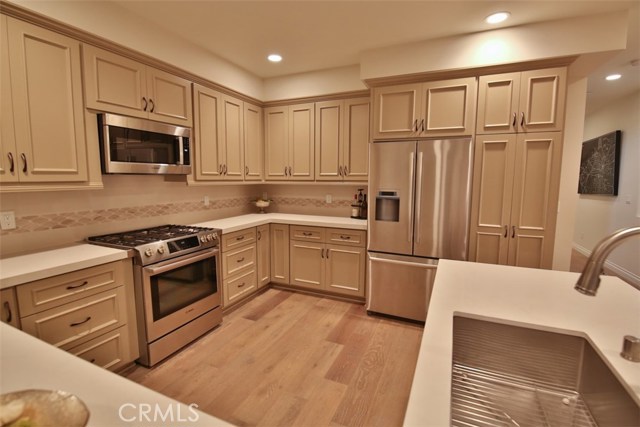 528 Francisca Avenue, Redondo Beach, California 90277, 4 Bedrooms Bedrooms, ,4 BathroomsBathrooms,Residential,Sold,Francisca,PV17030817