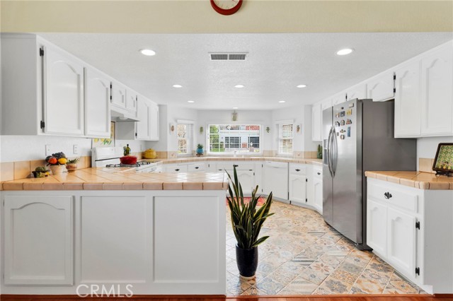 Detail Gallery Image 13 of 58 For 17750 Granada Dr, Victorville,  CA 92395 - 3 Beds | 2 Baths