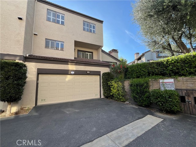 Detail Gallery Image 16 of 27 For 21801 Burbank #83,  Woodland Hills,  CA 91367 - 4 Beds | 3 Baths