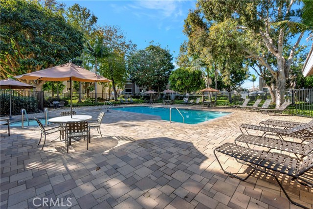 Detail Gallery Image 6 of 12 For 18786 Racquet Ln, Huntington Beach,  CA 92648 - 3 Beds | 2/1 Baths