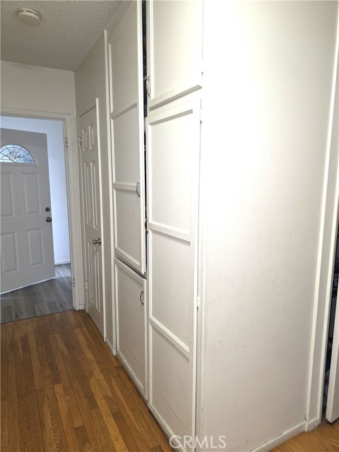 Detail Gallery Image 7 of 14 For 10251 Foster Rd, Downey,  CA 90242 - 4 Beds | 2 Baths