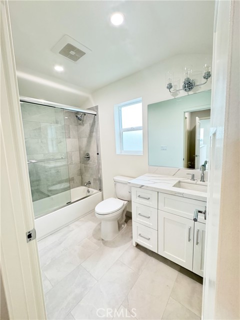 Detail Gallery Image 17 of 41 For 1819 Westholme Ave #1/2,  –,  CA 90025 - 3 Beds | 3/1 Baths