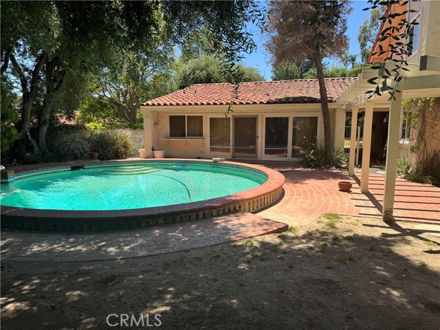 23135 Park Contessa, Calabasas CA: https://media.crmls.org/medias/ba90b08d-fbeb-47f4-b18f-b5a700defb3f.jpg