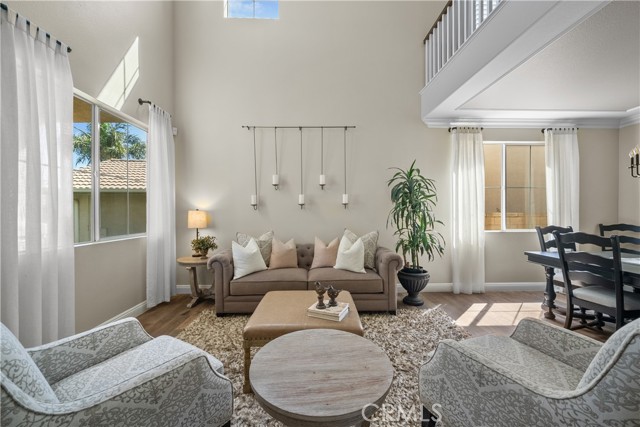 Detail Gallery Image 5 of 44 For 25722 Hood Way, Stevenson Ranch,  CA 91381 - 5 Beds | 4 Baths
