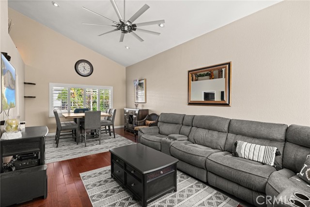 40 Country Wood Drive, Phillips Ranch CA: https://media.crmls.org/medias/ba915d35-f229-4f4f-85e9-13b1dec371e9.jpg