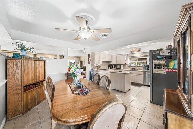 Detail Gallery Image 14 of 39 For 4024 E Del Valle, Orange,  CA 92869 - 5 Beds | 3 Baths