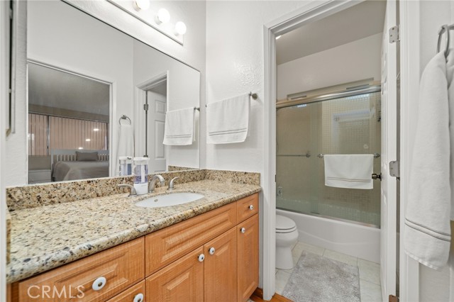 Detail Gallery Image 19 of 32 For 1523 E Windsor Rd 101a,  Glendale,  CA 91205 - 3 Beds | 2 Baths