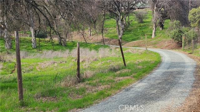 9176 Upper Lake Lucerne Road, Upper Lake CA: https://media.crmls.org/medias/ba944346-0f05-4d72-8038-3f317a93abdd.jpg