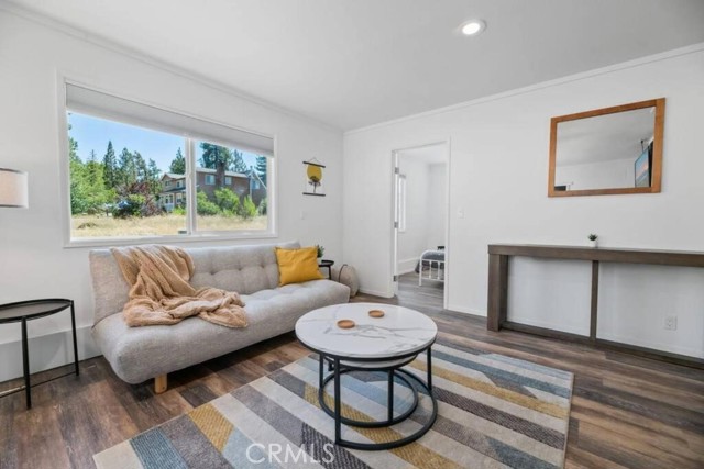 560 Edgemoor, Big Bear Lake CA: https://media.crmls.org/medias/ba949234-7310-4045-9be2-54cb584ad593.jpg