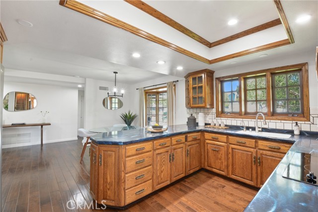 16091 Gold Circle, Huntington Beach CA: https://media.crmls.org/medias/ba94d146-b299-46d7-92d4-063b4a132af2.jpg