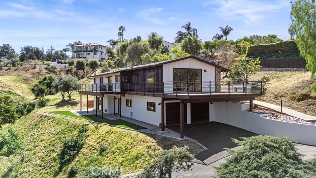 Front Image Thumbnail for CROC26058336