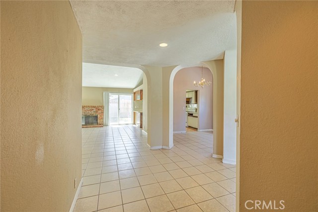 Detail Gallery Image 8 of 31 For 45219 Thornwood Ave, Lancaster,  CA 93534 - 3 Beds | 2 Baths