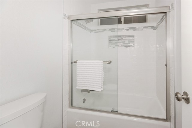 2101 El Arbolita Drive, Glendale CA: https://media.crmls.org/medias/ba964d8f-5f85-42cb-bbb1-9080f568f11a.jpg