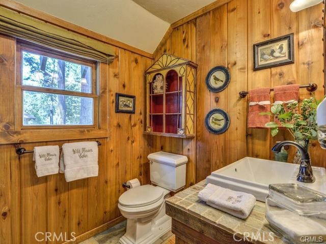 Detail Gallery Image 16 of 19 For 27877 Holly Ln, Lake Arrowhead,  CA 92352 - 2 Beds | 1 Baths