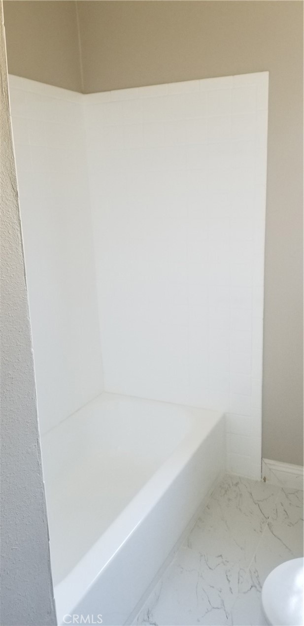 https://media.crmls.org/medias/ba99b956-f1fb-471e-ada8-1f5c0c29aea3.jpg?preset=X-Large