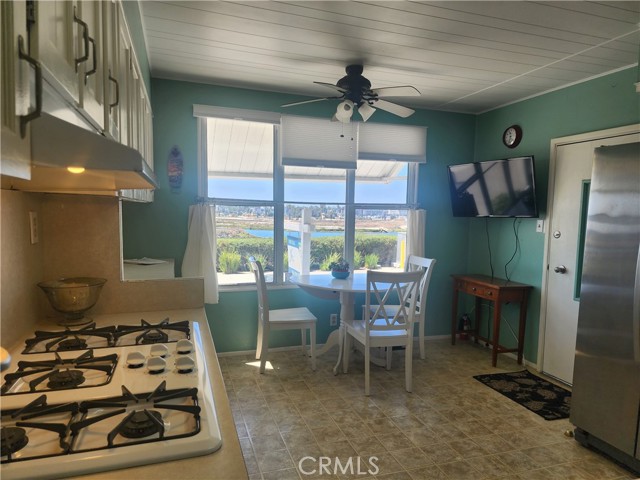 Detail Gallery Image 9 of 44 For 6245 E Marina View Drive #240,  Long Beach,  CA 90803 - 2 Beds | 2 Baths