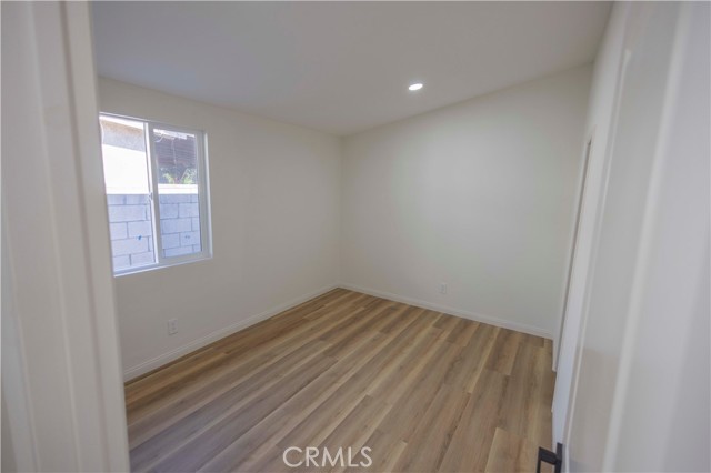2122 W 10th Street, Santa Ana CA: https://media.crmls.org/medias/ba9a75f8-ccfe-481e-97b1-b5cae6b08661.jpg