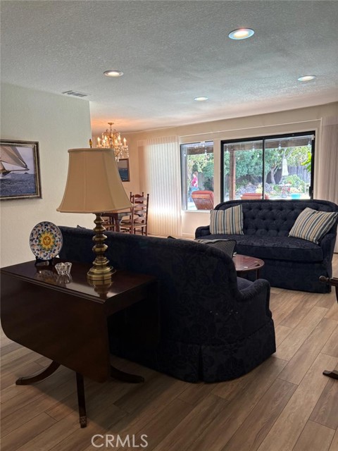 Detail Gallery Image 4 of 30 For 4368 Boulder Creek Cir, Stockton,  CA 95219 - 4 Beds | 2 Baths