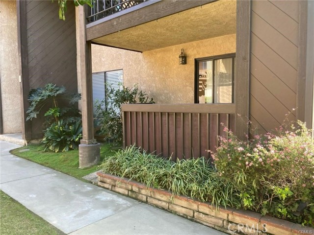 1304 Mountain Avenue, Duarte CA: https://media.crmls.org/medias/ba9b190c-435a-4aa6-8177-b80614bbc39f.jpg