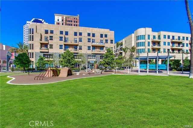 133 The Promenade N, Long Beach CA: https://media.crmls.org/medias/ba9b4589-972c-4b76-bed1-fdb1405f9bfc.jpg