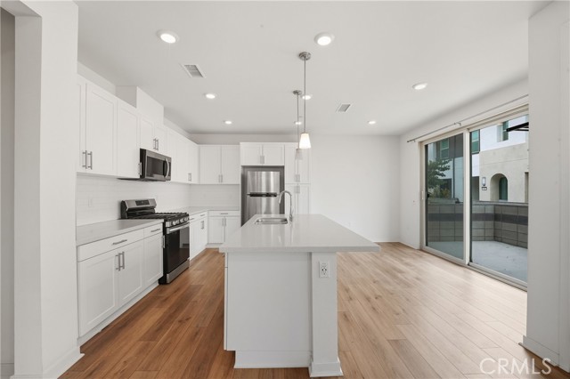 Detail Gallery Image 11 of 28 For 3520 E Peckham Paseo #6,  Ontario,  CA 91761 - 3 Beds | 3 Baths