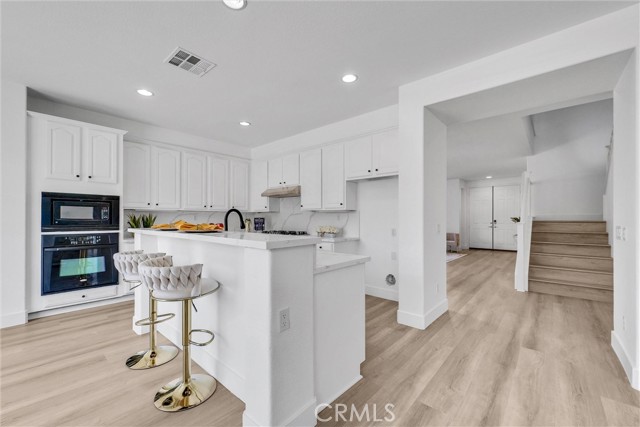 6556 Wells Springs Street, Eastvale CA: https://media.crmls.org/medias/ba9bcfa0-d991-4d24-b6c4-aa58a3fc2413.jpg