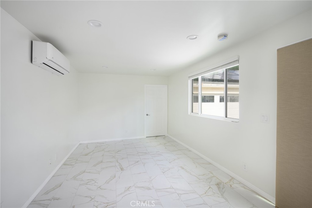 2180 Layton Street — architectural residence