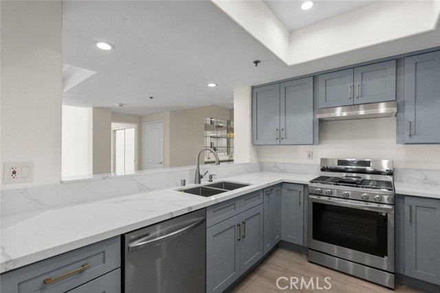 Detail Gallery Image 17 of 32 For 4348 Mammoth Ave #102,  Sherman Oaks,  CA 91423 - 2 Beds | 2/1 Baths