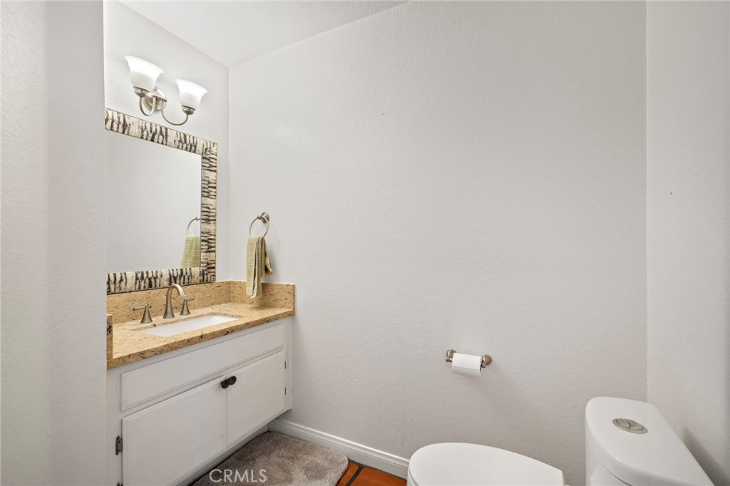 https://media.crmls.org/medias/ba9da24f-c381-4996-b73b-9ef1f2dd9cad.jpg?preset=X-Large