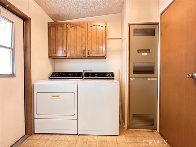 1500 Held Drive, Modesto CA: https://media.crmls.org/medias/ba9dd32e-0aa7-41a1-b516-25ea734e2219.jpg