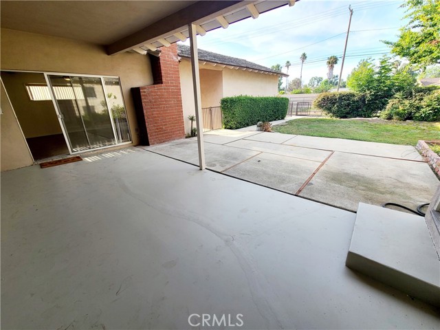 1463 Strawberry Hill Road, Thousand Oaks CA: https://media.crmls.org/medias/ba9e0542-0751-48ef-beec-0ceb81557889.jpg