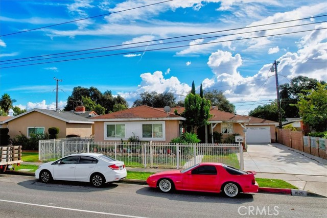 Detail Gallery Image 5 of 12 For 1626 W Mcfadden, Santa Ana,  CA 92704 - 4 Beds | 2 Baths