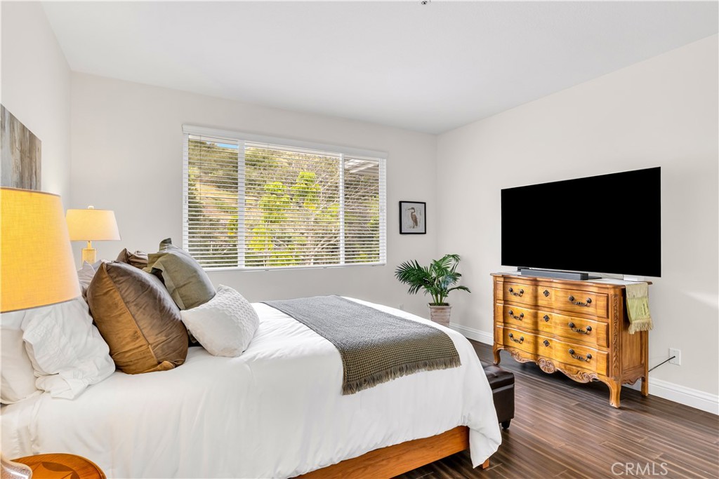 MLS #OC25095542 img 21