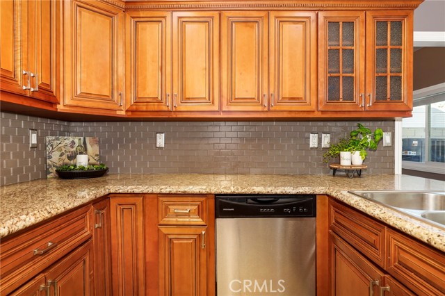 Detail Gallery Image 13 of 49 For 6226 Mammoth Ave, Van Nuys,  CA 91401 - 4 Beds | 3/1 Baths