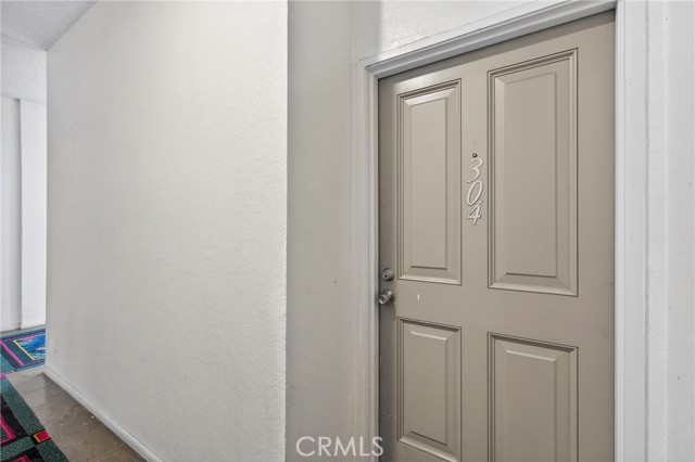 Detail Gallery Image 3 of 36 For 4441 Woodman Ave #304,  Sherman Oaks,  CA 91423 - 1 Beds | 1 Baths