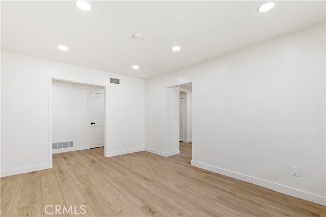 8065 E Ring Street, Long Beach CA: https://media.crmls.org/medias/ba9eda60-fda2-4573-ba30-a2e9a698d1da.jpg