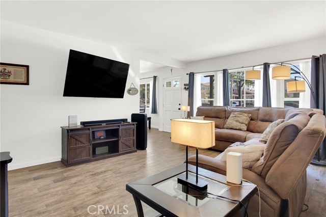 Detail Gallery Image 4 of 27 For 745 N Pauline St, Anaheim,  CA 92805 - 4 Beds | 2 Baths