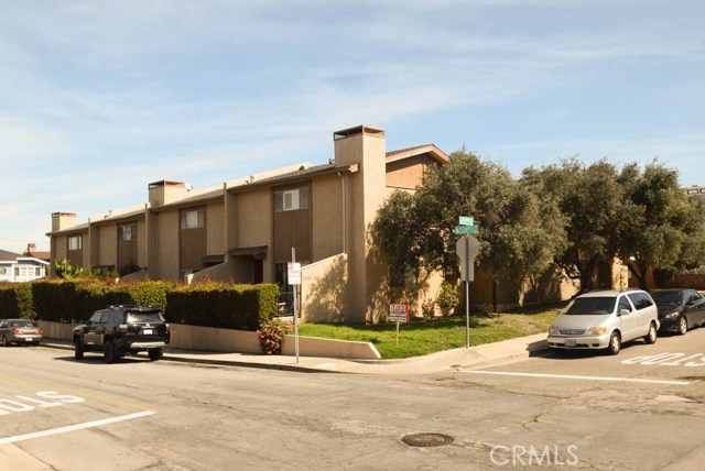 2701 Voorhees Avenue, Redondo Beach, California 90278, 2 Bedrooms Bedrooms, ,2 BathroomsBathrooms,Residential,Sold,Voorhees,SB17052927