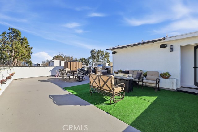 Detail Gallery Image 19 of 32 For 6511 N Contour Ln, North Hollywood,  CA 91606 - 3 Beds | 3/1 Baths