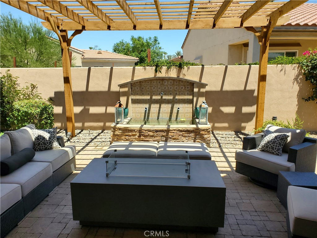 https://media.crmls.org/medias/baa29052-9446-497b-9365-8b8b7d7fbbc6.jpg?preset=X-Large