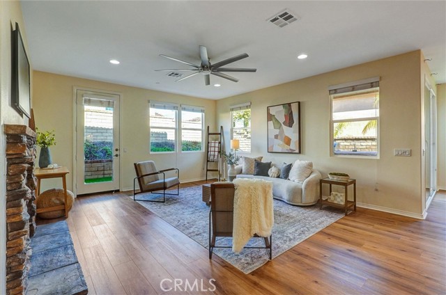 Detail Gallery Image 17 of 44 For 24509 Rosette Ln, Valencia,  CA 91354 - 5 Beds | 3 Baths